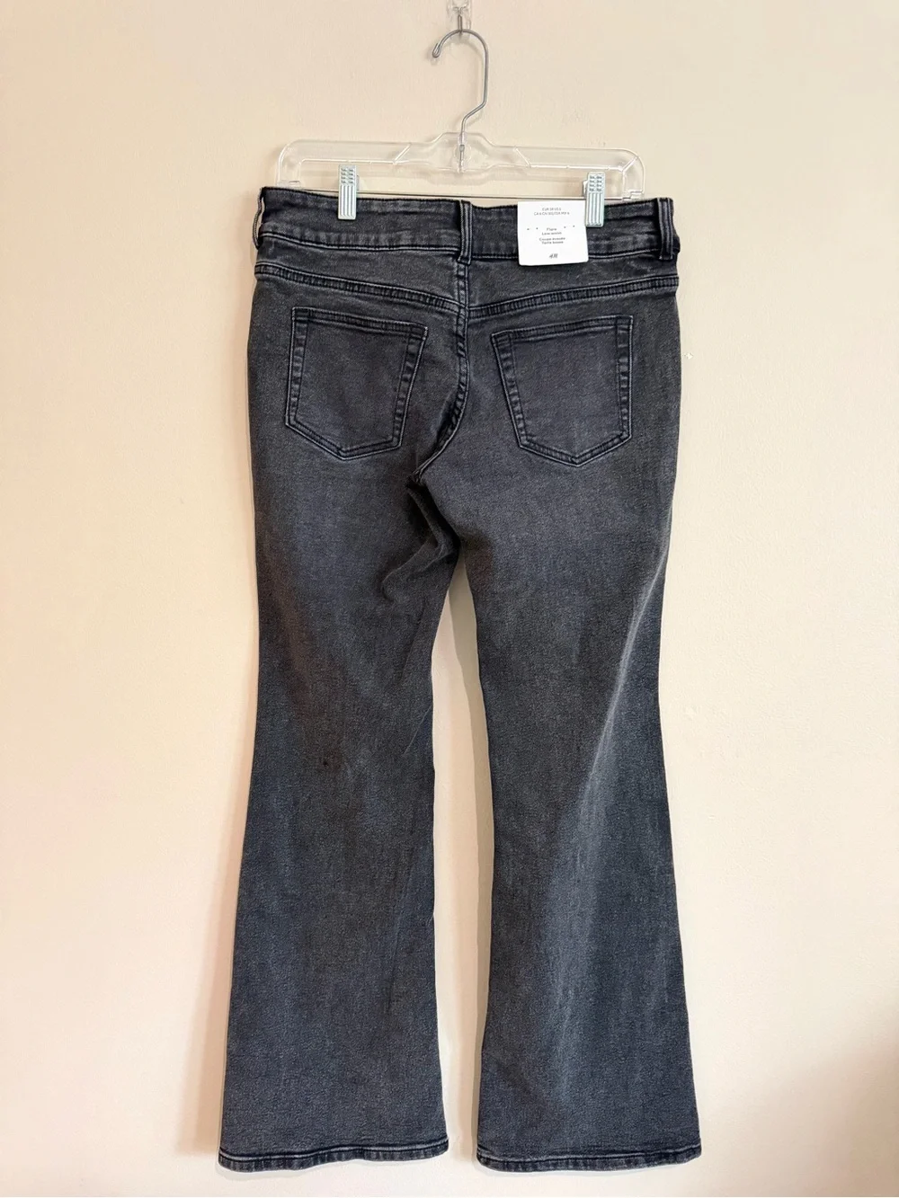 NWT H&M Flare Leg Low Rise Washed Black Grey Patch Pocket Jeans Size 6